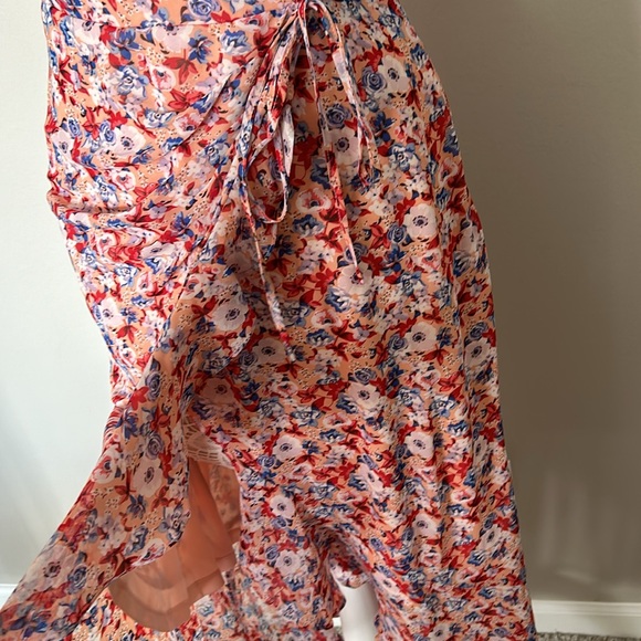 LAUNDRY BY SHELLI SEGAL - NWOT- Asymmetric Floral Ruffle Midi Dress in Peach - Picture 5 of 14